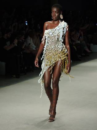 RECORD DATE NOT STATED ammi fashion show at SPFW Sao Paulo (SP), 10 18 2026 - Fashion SPFW Runway - The brand Ammi presents the Forma Viva collection on the last day of Sao Paulo Fashion Week. The brand featured model Isabeli Fontana, whose husband, singer Di Ferrero, was in the audience.(Foto: Leandro Chemalle Thenews2 imago images) ammi fashion show at SPFW  Copyright: xLeandroxChemallex