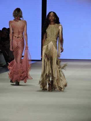 RECORD DATE NOT STATED ammi fashion show at SPFW Sao Paulo (SP), 10 18 2026 - Fashion SPFW Runway - The brand Ammi presents the Forma Viva collection on the last day of Sao Paulo Fashion Week. The brand featured model Isabeli Fontana, whose husband, singer Di Ferrero, was in the audience.(Foto: Leandro Chemalle Thenews2 imago images) ammi fashion show at SPFW  Copyright: xLeandroxChemallex
