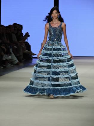 RECORD DATE NOT STATED ammi fashion show at SPFW Sao Paulo (SP), 10 18 2026 - Fashion SPFW Runway - The brand Ammi presents the Forma Viva collection on the last day of Sao Paulo Fashion Week. The brand featured model Isabeli Fontana, whose husband, singer Di Ferrero, was in the audience.(Foto: Leandro Chemalle Thenews2 imago images) ammi fashion show at SPFW  Copyright: xLeandroxChemallex