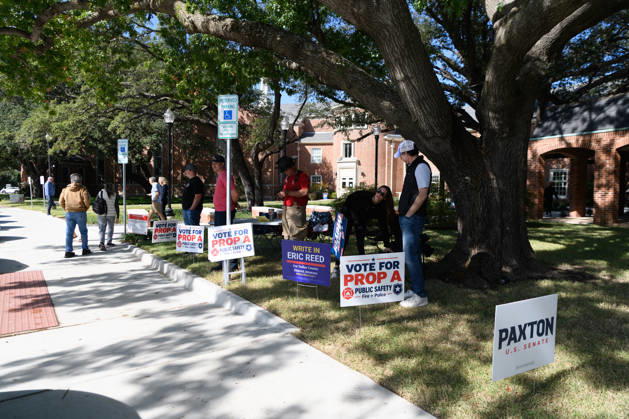 October 19, 2026, Dallas, Texas, USA: Early voting started in Dallas TX on Monday morning...University Park United Methodist Church..By 1130 am, nearly 700 people voted at this location. Dallas USA - ZUMAa183 20261019_znp_a183_014 Copyright: xAvixAdelmanx