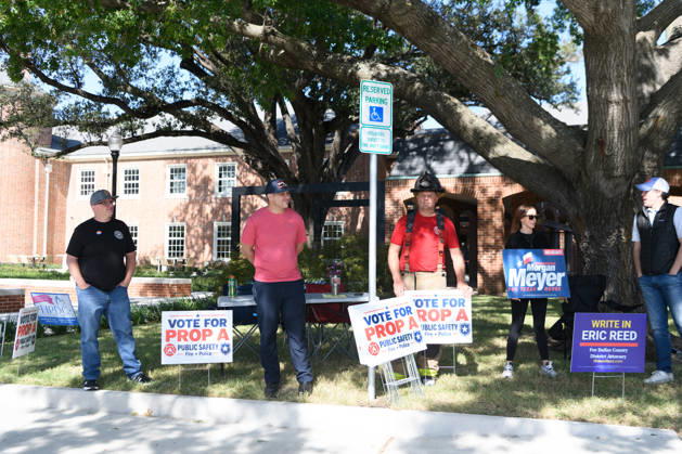 October 19, 2026, Dallas, Texas, USA: Early voting started in Dallas TX on Monday morning...University Park United Methodist Church..By 1130 am, nearly 700 people voted at this location. Dallas USA - ZUMAa183 20261019_znp_a183_016 Copyright: xAvixAdelmanx