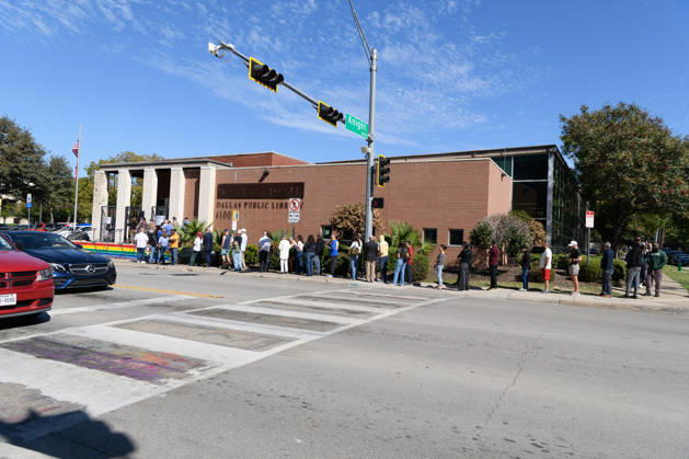 October 19, 2026, Dallas, Texas, USA: Early voting started in Dallas TX on Monday morning...Oak Lawn Branch Library..By Noon, nearly 1,000 people voted at this location. Dallas USA - ZUMAa183 20261019_znp_a183_019 Copyright: xAvixAdelmanx