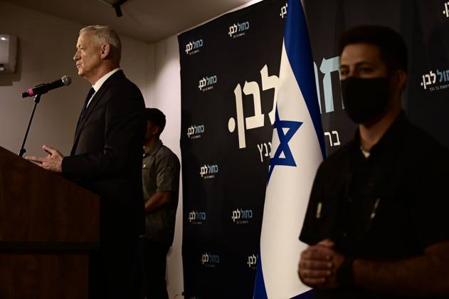 October 19, 2026, Ramat-Gan, Israel: Benny Gantz, chairman of Israel s Blue and White party, holds a press conference in Ramat Gan, Israel, October 19, 2026, during which he announces his withdrawal from the upcoming elections. Ramat-Gan Israel  - ZUMAq101 20261019_zna_q101_086 Copyright: xTomerxNeubergx