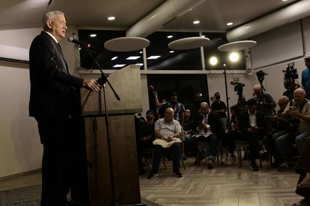 October 19, 2026, Ramat-Gan, Israel: Benny Gantz, chairman of Israel s Blue and White party, holds a press conference in Ramat Gan, Israel, October 19, 2026, during which he announces his withdrawal from the upcoming elections. Ramat-Gan Israel  - ZUMAq101 20261019_zna_q101_067 Copyright: xTomerxNeubergx
