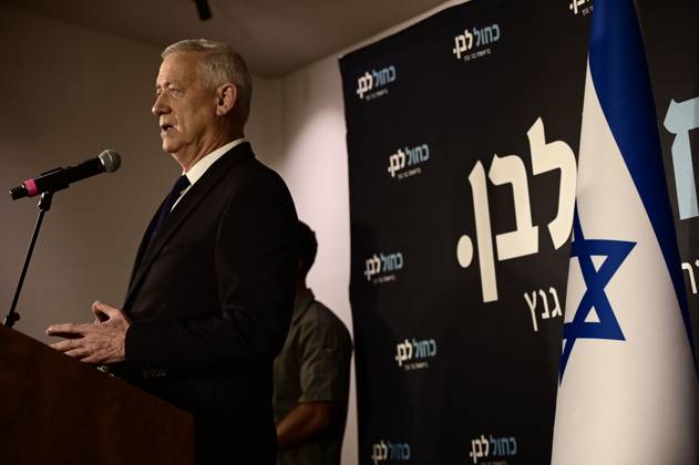 October 19, 2026, Ramat-Gan, Israel: Benny Gantz, chairman of Israel s Blue and White party, holds a press conference in Ramat Gan, Israel, October 19, 2026, during which he announces his withdrawal from the upcoming elections. Ramat-Gan Israel - ZUMAq101 20261019_zna_q101_088 Copyright: xTomerxNeubergx