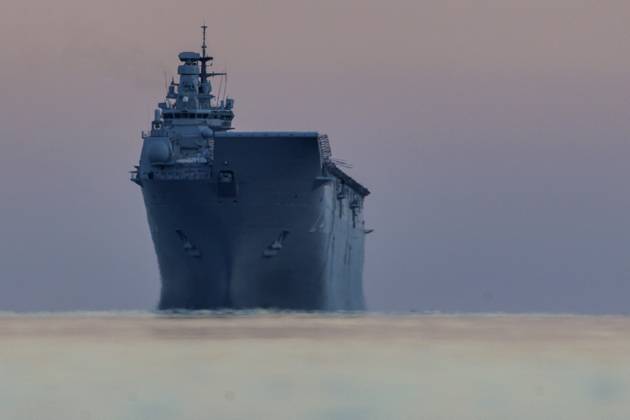 News Bilder des Tages #2 Orikun, The Netherlands, 2026-10-19 07:09:58 ORIKUN, 19-10-2026, The Turkish Navy s amphibious assault and drone ship TCG Anadolu (L400) is participating in NATO Exercise Neptune Strike 26-4. This exercise runs from 16 October to 5 November. During this exercise, NATO organized a demonstration for Distinguished Visitors and the media to showcase the Anadolu s spearhead operations in the form of a simulated amphibious strike on Pasha Beach. Photo: NLBeeld Robert Meerding Credit: NL Beeld Robert Meerding Inc  Copyright: xx x