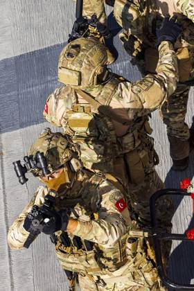 Orikun, The Netherlands, 2026-10-19 10:59:49 ORIKUN, 19-10-2026, The Turkish Navy s amphibious assault and drone ship TCG Anadolu (L400) is participating in NATO Exercise Neptune Strike 26-4. This exercise runs from 16 October to 5 November. During this exercise, NATO organized a demonstration for Distinguished Visitors and the media to showcase the Anadolu s spearhead operations in the form of a simulated amphibious strike on Pasha Beach. Photo: NLBeeld Robert Meerding Credit: NL Beeld Robert Meerding Inc  Copyright: xx x