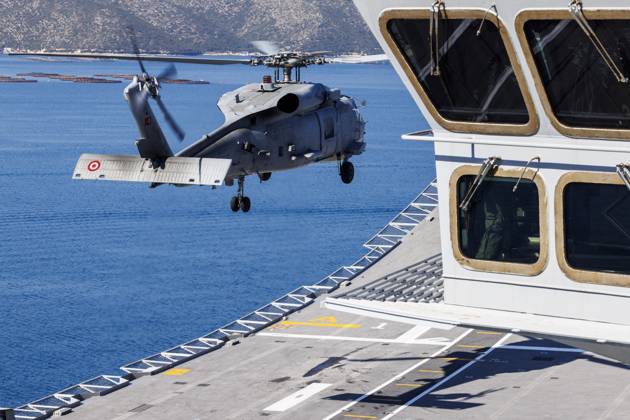 Orikun, The Netherlands, 2026-10-19 11:05:34 ORIKUN, 19-10-2026, The Turkish Navy s amphibious assault and drone ship TCG Anadolu (L400) is participating in NATO Exercise Neptune Strike 26-4. This exercise runs from 16 October to 5 November. During this exercise, NATO organized a demonstration for Distinguished Visitors and the media to showcase the Anadolu s spearhead operations in the form of a simulated amphibious strike on Pasha Beach. Photo: NLBeeld Robert Meerding Credit: NL Beeld Robert Meerding Inc  Copyright: xx x