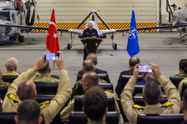 Orikun, The Netherlands, 2026-10-19 11:14:32 ORIKUN, 19-10-2026, The Turkish Navy s amphibious assault and drone ship TCG Anadolu (L400) is participating in NATO Exercise Neptune Strike 26-4. This exercise runs from 16 October to 5 November. During this exercise, NATO organized a demonstration for Distinguished Visitors and the media to showcase the Anadolu s spearhead operations in the form of a simulated amphibious strike on Pasha Beach. Photo: NLBeeld Robert Meerding Credit: NL Beeld Robert Meerding Inc  Copyright: xx x