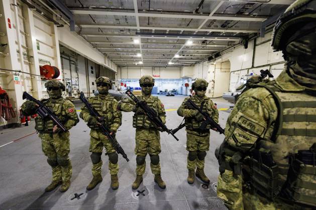 Orikun, The Netherlands, 2026-10-19 11:31:52 ORIKUN, 19-10-2026, The Turkish Navy s amphibious assault and drone ship TCG Anadolu (L400) is participating in NATO Exercise Neptune Strike 26-4. This exercise runs from 16 October to 5 November. During this exercise, NATO organized a demonstration for Distinguished Visitors and the media to showcase the Anadolu s spearhead operations in the form of a simulated amphibious strike on Pasha Beach. Photo: NLBeeld Robert Meerding Credit: NL Beeld Robert Meerding Inc  Copyright: xx x