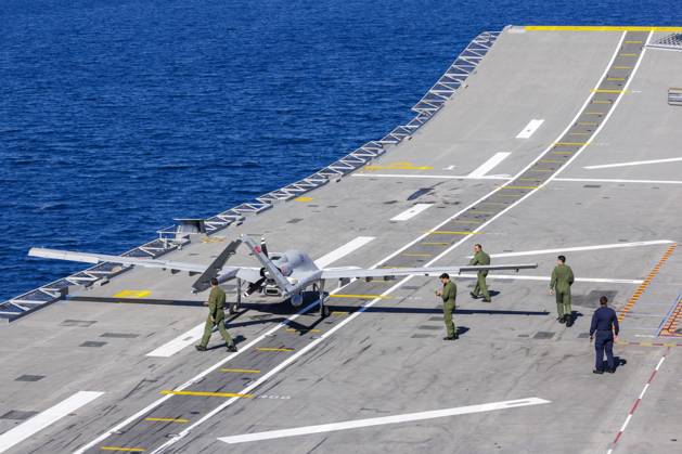 Orikun, The Netherlands, 2026-10-19 13:05:22 ORIKUN, 19-10-2026, The Turkish Navy s amphibious assault and drone ship TCG Anadolu (L400) is participating in NATO Exercise Neptune Strike 26-4. This exercise runs from 16 October to 5 November. During this exercise, NATO organized a demonstration for Distinguished Visitors and the media to showcase the Anadolu s spearhead operations in the form of a simulated amphibious strike on Pasha Beach. Photo: NLBeeld Robert Meerding Credit: NL Beeld Robert Meerding Inc  Copyright: xx x