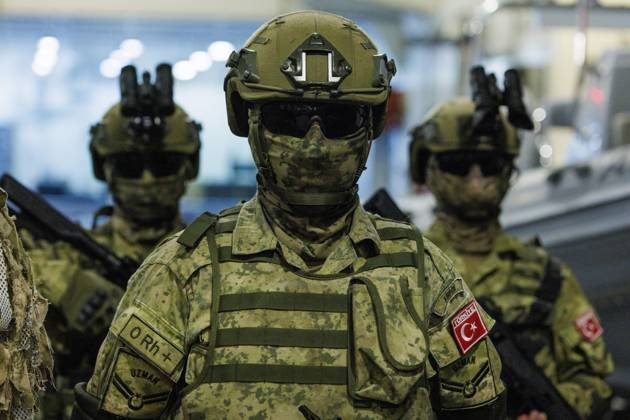 Orikun, The Netherlands, 2026-10-19 11:30:43 ORIKUN, 19-10-2026, The Turkish Navy s amphibious assault and drone ship TCG Anadolu (L400) is participating in NATO Exercise Neptune Strike 26-4. This exercise runs from 16 October to 5 November. During this exercise, NATO organized a demonstration for Distinguished Visitors and the media to showcase the Anadolu s spearhead operations in the form of a simulated amphibious strike on Pasha Beach. Photo: NLBeeld Robert Meerding Credit: NL Beeld Robert Meerding Inc  Copyright: xx x