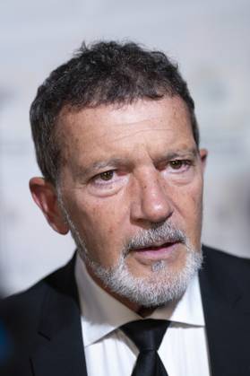 The 20th Anniversary Of The Academy Of Perfume. Madrid, Spain - 19 Oct 2026 Actor Antonio Banderas attends for the 20th anniversary of the Academia del Perfume, at the Teatro Real in Madrid, Spain. Madrid Spain Copyright: xAtilanoxGarciax xSOPAxImagesx Atilano-Garcia-1459989