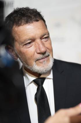 The 20th Anniversary Of The Academy Of Perfume. Madrid, Spain - 19 Oct 2026 Actor Antonio Banderas attends for the 20th anniversary of the Academia del Perfume, at the Teatro Real in Madrid, Spain. Madrid Spain Copyright: xAtilanoxGarciax xSOPAxImagesx Atilano-Garcia-1459993