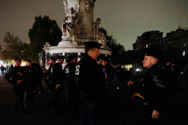 Following several days of unrest and looting, a curfew has been imposed from 11.00 pm at Place de la RÃ publique in Paris until 6.00 am. - 19 10 2026 - France Paris Paris -  JanxSchmidt-Whitley LexPictorium LePictorium_0344434