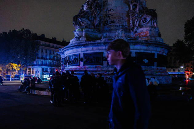 Following several days of unrest and looting, a curfew has been imposed from 11.00 pm at Place de la RÃ publique in Paris until 6.00 am. - 19 10 2026 - France Paris Paris -  JanxSchmidt-Whitley LexPictorium LePictorium_0344436