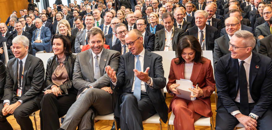 Steffen Bilger, Dorothee Bär, Lars Klingbeil, Friedrich Merz, Katherina Reiche, Karsten Wildberger—First row from the left in the former State Council building of the GDR, the German government promotes international investment at the Invest in Germany Summit 2026 at the ESMT European School of Management and Technology in Berlin, Berlin, Germany. ESMT Berlin