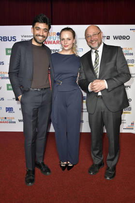 Milad Tabesch, Laura Wessbecher, and Martin Schulz at the 2026 European Future Award ceremony at the Tipi am Kanzleramt in Berlin, October 19, 2026 Foto:xM.xBehrensx xFuturexImagex future_6039