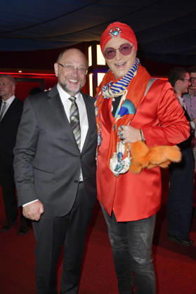 Martin Schulz and Julian F. M. Stoeckel at the 2026 European Future Award ceremony at the Tipi am Kanzleramt in Berlin, October 19, 2026 Foto:xM.xBehrensx xFuturexImagex future_6044