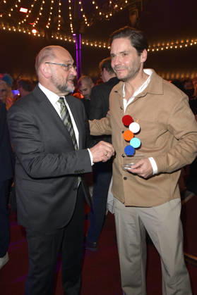 Martin Schulz and Daniel Brühl at the 2026 European Future Award ceremony at the Tipi am Kanzleramt in Berlin, October 19, 2026 Foto:xM.xBehrensx xFuturexImagex future_6079