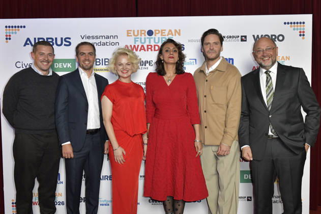 Klaas Heufer Umlauf, Philipp Lahm, Anna Zeiter, Meral Simsek, Daniel Brühl, and Martin Schulz at the 2026 European Future Award ceremony at the Tipi am Kanzleramt in Berlin, October 19, 2026 Foto:xM.xBehrensx xFuturexImagex future_6053
