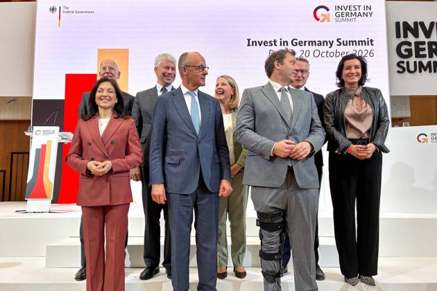 Berlin, Germany, October 20, 2026 ESMT Invest in Germany Summit Group Photo, back row from left to right: M Copyright: xdtsxNachrichtenagenturx dts_140041