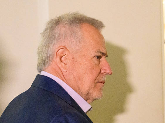 - Wien 20.10.2026 - Korruptionsprozess gegen Siegfried Wolf und Ex-Finanzminister Schelling. Die WKStA kreidet dem Industriellen Wolf eine korruptive Vereinbarung an, Ex-ÖVP-Minister Schelling ist wegen Amtsmissbrauchs mitangeklagt. PHOTO: Angeklagter Industrieller Siegfried Wolf Corruption trial against industrialist Siegfried Wolf and former Finance Minister Hans Jörg Schelling. The Economic and Corruption Prosecutor’s Office (WKStA) accuses Wolf of a corrupt agreement ; former ÖVP minister Schelling is co-accused of abuse of office. Korruption, Prozess, Landesgericht Wiener Neustadt, WKStA,, Korruption, Amtsmissbrauch, Bestechung, Steuerverfahren, Finanzministerium, ÖVP, Justiz, Gericht, Strafprozess Korruptionsprozess gegen Si