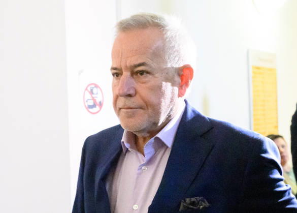 - Wien 20.10.2026 - Korruptionsprozess gegen Siegfried Wolf und Ex-Finanzminister Schelling. Die WKStA kreidet dem Industriellen Wolf eine korruptive Vereinbarung an, Ex-ÖVP-Minister Schelling ist wegen Amtsmissbrauchs mitangeklagt. PHOTO: Angeklagter Industrieller Siegfried Wolf Corruption trial against industrialist Siegfried Wolf and former Finance Minister Hans Jörg Schelling. The Economic and Corruption Prosecutor’s Office (WKStA) accuses Wolf of a corrupt agreement ; former ÖVP minister Schelling is co-accused of abuse of office. Korruption, Prozess, Landesgericht Wiener Neustadt, WKStA,, Korruption, Amtsmissbrauch, Bestechung, Steuerverfahren, Finanzministerium, ÖVP, Justiz, Gericht, Strafprozess Korruptionsprozess gegen Si