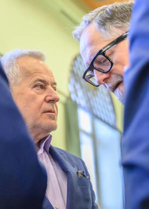 - Wien 20.10.2026 - Korruptionsprozess gegen Siegfried Wolf und Ex-Finanzminister Schelling. Die WKStA kreidet dem Industriellen Wolf eine korruptive Vereinbarung an, Ex-ÖVP-Minister Schelling ist wegen Amtsmissbrauchs mitangeklagt. PHOTO: Angeklagter Industrieller Siegfried Wolf und Verteidiger Norbert Wess Corruption trial against industrialist Siegfried Wolf and former Finance Minister Hans Jörg Schelling. The Economic and Corruption Prosecutor’s Office (WKStA) accuses Wolf of a corrupt agreement ; former ÖVP minister Schelling is co-accused of abuse of office. Korruption, Prozess, Landesgericht Wiener Neustadt, WKStA,, Korruption, Amtsmissbrauch, Bestechung, Steuerverfahren, Finanzministerium, ÖVP, Justiz, Gericht, Strafprozes