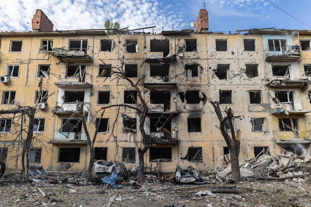 Russian airstrike hits residential building in Kramatorsk KRAMATORSK, UKRAINE - OCTOBER 20: Firefighters put out a fire following a Russian air strike on a residential building in Kramatorsk, Ukraine, on October 20, 2026. Diego Herrera Carcedo Anadolu Kramatorsk Ukraine. Editorial use only. Please get in touch for any other usage.  Copyright: x2026xAnadoluxDiegoxHerreraxCarcedox