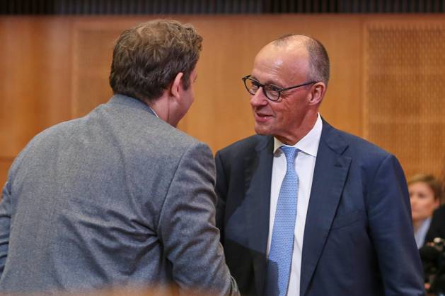 Berlin, Germany, October 20, 2026 ESMT Invest in Germany Summit Federal Minister of Finance Lars Klingbeil (SPD) and Federal Chancellor Friedrich Merz (CDU) Copyright: xdtsxNachrichtenagenturx dts_140066