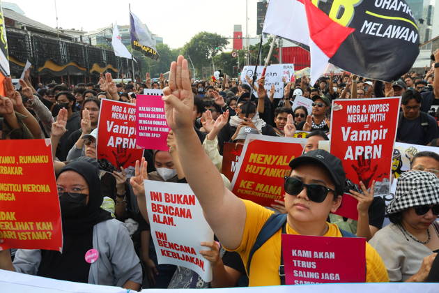 October 20, 2026, Jakarta, Central Jakarta, jakarta: Students and civil society groups stage a protest at Tugu Tani, Central Jakarta, voicing concerns over government policies, environmental issues, and social inequality. Jakarta jakarta - ZUMAp146 20261020_zap_p146_034 Copyright: xDennyxPohanx