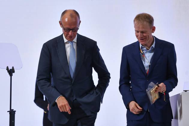 Berlin, Germany, October 20, 2026 ESMT Invest in Germany Summit Chancellor Friedrich Merz (CDU) and Will Marshall of Planet Labs Copyright: xdtsxNachrichtenagenturx dts_140071