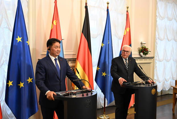 German President Steinmeier meets Mongolian President Khurelsukh in Berlin BERLIN, GERMANY - OCTOBER 20: German President Frank-Walter Steinmeier (R) and Mongolian President Ukhnaagiin Khurelsukh (L) hold a joint press conference following their meeting at Villa Borsig in Berlin, Germany, on October 20, 2026. The talks focus on bilateral relations between the two countries, which established a strategic partnership in 2024. Volodymyr Sindieiev Anadolu Berlin Germany. Editorial use only. Please get in touch for any other usage.  Copyright: x2026xAnadoluxVolodymyrxSindieievx
