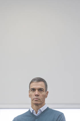 Sánchez Visits Oliva, Valencia, to Assess the Damage Caused by Storm Adam. Prime Minister Pedro Sánchez speaks to the media during a visit to the Forward Command Post for Storm Adam on October 20, 2026, in Oliva, Valencia, Valencian Community, Spain. The storm caused by Storm Adam has resulted in three deaths in the Valencian Community: a man, approximately 64 years old, at a campground in Oliva, Valencia; a 79-year-old woman with limited mobility found dead in her home, also in Oliva, and another woman who lost her life this past Sunday after going into the sea in the Valencian town of Sagunt, October 20, 2026, Oliva, Valencia, Valencian Community, Oliva, Valencia, Valencian Community, Spain  Copyright: xRoberxSolsonax 7857065