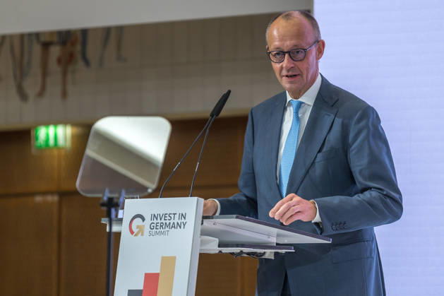 Invest in Germany Summit in Berlin: German Chancellor Friedrich Merz (CDU) speaks at the Invest in Germany Summit on October 20, 2026, in Berlin. Bundeskanzler Friedrich Merz (CDU) speaks at the Invest in Germany Summit on October 20, 2026, in Berlin. Berlin, Berlin, Germany. ESMT Berlin