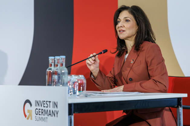 Invest in Germany Summit in Berlin: Katherina Reiche (CDU), Federal Minister for Economic Affairs and Energy, speaks at the Invest in Germany Summit on October 20, 2026 in Berlin Katherina Reiche (CDU), Federal Minister for Economic Affairs and Energy, speaks at the Invest in Germany Summit on October 20, 2026, in Berlin Berlin Berlin Germany ESMT Berlin