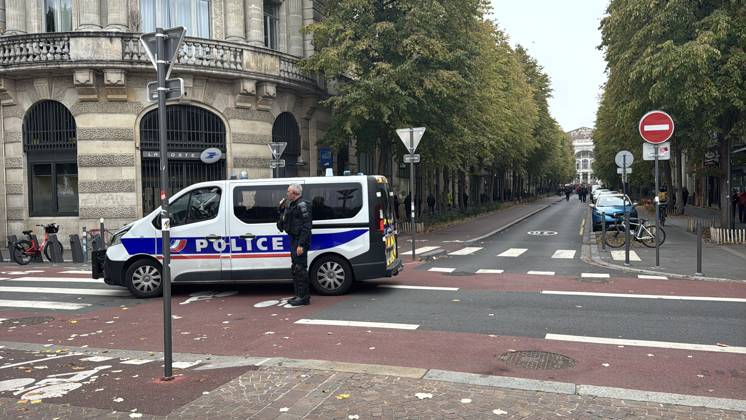 France extends night curfews beyond Paris following weekend violence LILLE, FRANCE - OCTOBER 20: Demonstrators, including students march through the streets of Lille, France, on October 20, 2026, to protest soaring living costs and high fuel prices, amidst heavy police presence. The rally forms part of wider nationwide demonstrations that saw approximately 2,500 individuals detained and over 1,000 security and emergency personnel injured, alongside damage or looting at nearly 3,000 commercial establishments. In response to the escalating civil unrest, the French government instituted partial curfews across key urban centers including Paris, Lille, Lyon, and Nice. Murat Karadag Anadolu Lille France. Editorial use only. Please get in touch  Copyright: x2026xAnadoluxMuratxKaradagx