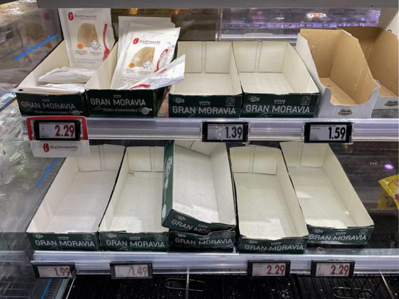 Empty shelves in supermarkets due to transport workers strike in Naples NAPLES, ITALY - OCTOBER 20: Empty shelves are seen inside a supermarket in Naples, Italy on October 20, 2026. Due to the truckers strike in southern Italy, who have been protesting since October 16, 2026 against rising fuel prices (which have reached nearly 2.30 euros per liter) many supermarkets are finding their food shelves empty. Iso Ekle Anadolu Naples Italy. Editorial use only. Please get in touch for any other usage.  Copyright: x2026xAnadoluxIsoxEklex