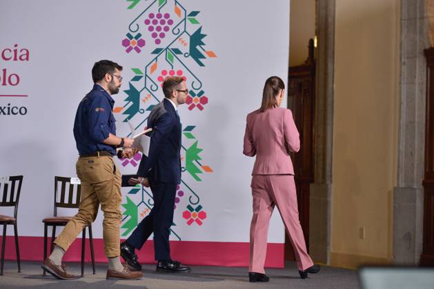 October 20, 2026: TO-45548& x2014;MEXICO , October 20, 2026. Mexican President Claudia Sheinbaum spoke about healthcare and national policy during the "People& x2019;s Conference" (Conferencia del Pueblo) at the National Palace in Mexico City. Clasos.com.mx - ZUMAcs4_ 20261020_faa_cs4_040 Copyright: xJavierxLiraxOterox