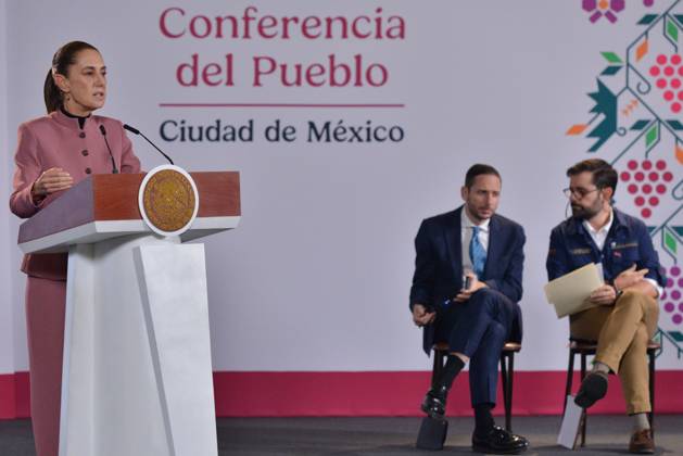 October 20, 2026: TO-45548& x2014;MEXICO , October 20, 2026. Mexican President Claudia Sheinbaum spoke about healthcare and national policy during the "People& x2019;s Conference" (Conferencia del Pueblo) at the National Palace in Mexico City. Clasos.com.mx - ZUMAcs4_ 20261020_faa_cs4_043 Copyright: xJavierxLiraxOterox
