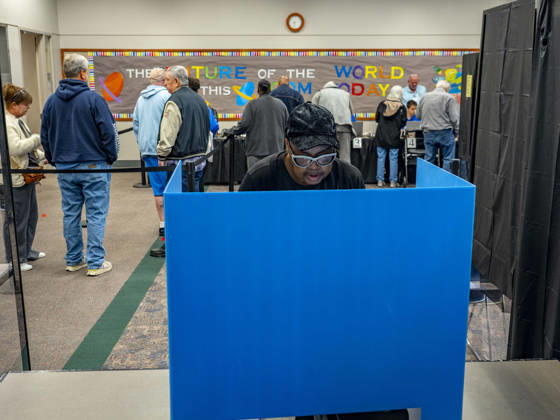October 20, 2026, Shreveport, Louisiana, USA: Early vote begins in Louisiana. Voters are casting their ballots in a highly watched Senate race and in redrawn congressional districts due to the U.S. Supreme Courts Louisiana v. Callais decision, which struck down the states Congressional map that had created a second majority-Black district. Shreveport USA - ZUMAd155 20261020_znp_d155_009 Copyright: xSuexDorfmanx
