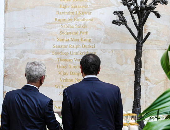 RECORD DATE NOT STATED S. Jaishankar and Marco Rubio lay wreath at the 26 11 memorial at Hotel Taj Mumbai, Oct 20 (ANI): External Affairs Minister S. Jaishankar and U.S. Secretary of State Marco Rubio lay a wreath at the 26 11 memorial at Hotel Taj, in Mumbai on Tuesday. (@DrSJaishankar X ANI Photo) Mumbai Maharashtra India Copyright: xANIx ANI_20261020298