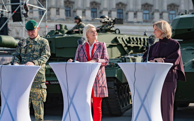 October 20, 2026 Press conference on the Austrian Armed Forces’ information and demonstration event on National Day 2026. The photo shows Vienna Military Commander Brigadier Christian Habersatter, OeVP Federal Minister of Defense Klaudia Tanner, and journalist, television host, ORF Radio Director, and interim Director General Ingrid Thurnher; Vienna, Heldenplatz, Vi