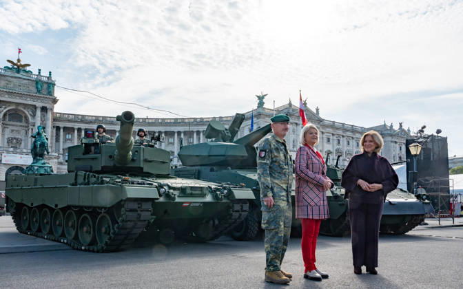 October 20, 2026 Press conference on the Austrian Armed Forces’ information and demonstration event on National Day 2026. The photo shows Vienna Military Commander Brigadier Christian Habersatter, OeVP Federal Minister of Defense Klaudia Tanner, and journalist, television host, ORF Radio Director, and interim Director General Ingrid Thurnher; Vienna, Heldenplatz, Vi