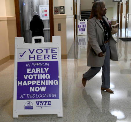 October 20, 2026, Racine, Wisconsin, USA: Voters come to Racine City Hall Tuesday morning October 20, 2026 on the first day of early voting in Wisconsin for the midterm elections. There are two closely watched Congressional races, including the First District which includes Racine, and a contentious gubernatorial race on the ballot. Racine USA  - ZUMAh154 20261020_znp_h154_012 Copyright: xMarkxHertzbergx