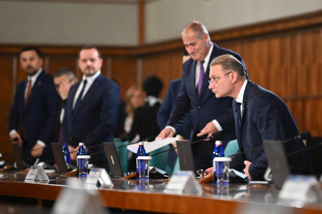 Romania s Parliament approves new Niculescu government BUCHAREST, ROMANIA - OCTOBER 20 : Cabinet members attends the first Government meeting at Victoria Palace in Bucharest, Romania on October 20, 2026. Alex Nicodim Anadolu Bucharest Romania. Editorial use only. Please get in touch for any other usage.  Copyright: x2026xAnadoluxAlexxNicodimx