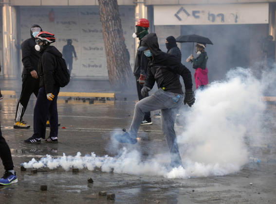 Protesters Clash with Police During a Demonstration in Tirana, Albania. Protesters clash with riot police during an anti-government demonstration in central Tirana on October 17, 2026, as protests continued for a fifth consecutive day over university conditions and demands for the resignation of Albanian Prime Minister Edi Rama. The latest rally follows four nights of violence in the capital, during which protesters and riot police clashed, police used water cannons and tear gas, and demonstrators damaged government offices and shops and set fire to several buildings. Light Studio Agency Malton Dibra Tirana Albania Copyright: xLightxStudioxAgencyx xMaltonxDibrax