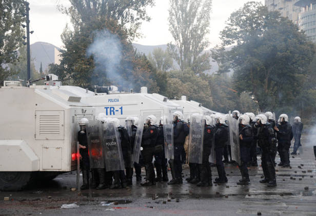 Protesters Clash with Police During a Demonstration in Tirana, Albania. Protesters clash with riot police during an anti-government demonstration in central Tirana on October 17, 2026, as protests continued for a fifth consecutive day over university conditions and demands for the resignation of Albanian Prime Minister Edi Rama. The latest rally follows four nights of violence in the capital, during which protesters and riot police clashed, police used water cannons and tear gas, and demonstrators damaged government offices and shops and set fire to several buildings. Light Studio Agency Malton Dibra Tirana Albania Copyright: xLightxStudioxAgencyx xMaltonxDibrax