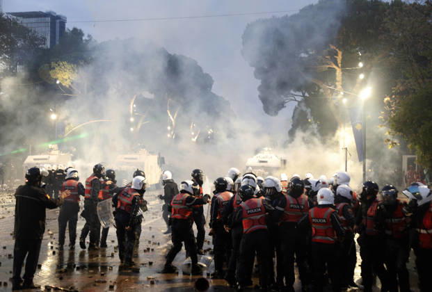 Protesters Clash with Police During a Demonstration in Tirana, Albania. Protesters clash with riot police during an anti-government demonstration in central Tirana on October 17, 2026, as protests continued for a fifth consecutive day over university conditions and demands for the resignation of Albanian Prime Minister Edi Rama. The latest rally follows four nights of violence in the capital, during which protesters and riot police clashed, police used water cannons and tear gas, and demonstrators damaged government offices and shops and set fire to several buildings. Light Studio Agency Malton Dibra Tirana Albania Copyright: xLightxStudioxAgencyx xMaltonxDibrax